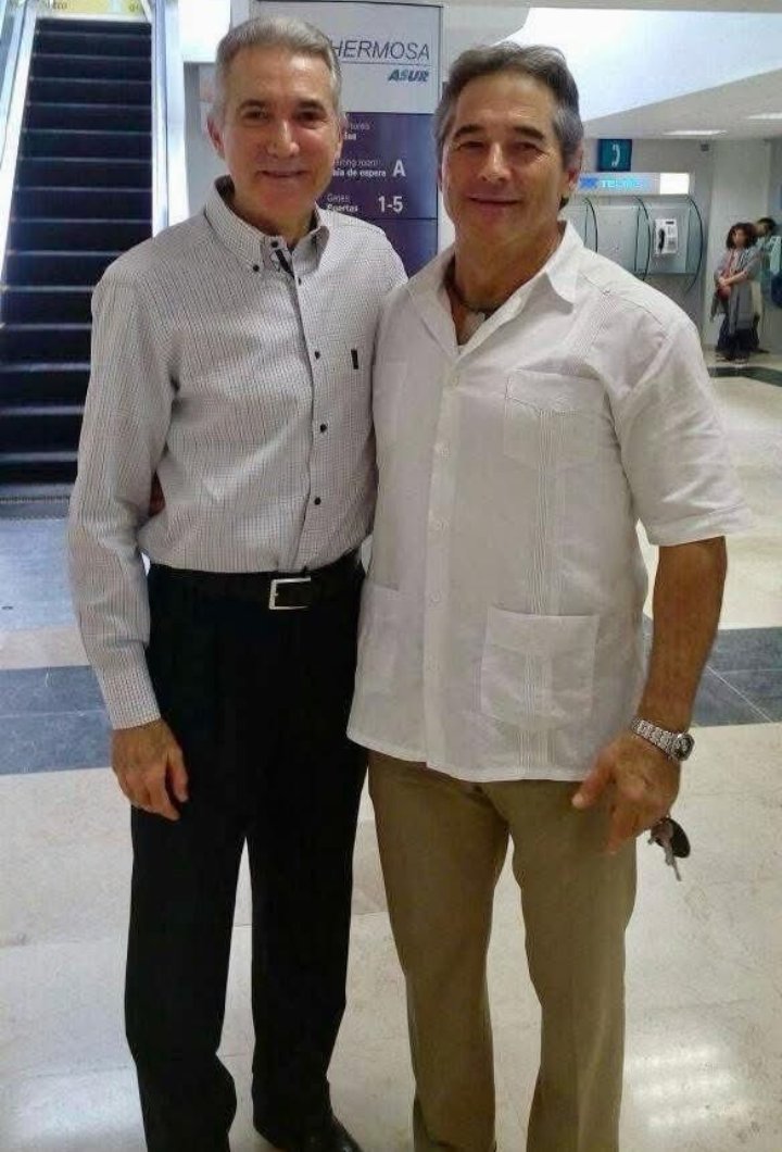 AlejandroPáezVarela (@paezvarela) on Twitter photo <a href="/RobertoMadrazo_/">Roberto Madrazo</a> <a href="/adan_augusto/">Adán Augusto López H</a> Llevamos DOS SEMANAS publicando en SinEmbargo sobre el tema, BOCÓN.
Se acaba de pisar la cola: aquí le recuerda <a href="/alvaro_delgado/">Alvaro Delgado Gómez</a> que fue USTED quien llevó al fundador de “La Barredora” a Tabasco
Usted fue su primer padrino.
sinembargo.mx/4676470/adan-a… <a href="/RobertoMadrazo_/">Roberto Madrazo</a> <a href="/adan_augusto/">Adán Augusto López H</a> Llevamos DOS SEMANAS publicando en SinEmbargo sobre el tema, BOCÓN.
Se acaba de pisar la cola: aquí le recuerda <a href="/alvaro_delgado/">Alvaro Delgado Gómez</a> que fue USTED quien llevó al fundador de “La Barredora” a Tabasco
Usted fue su primer padrino.
sinembargo.mx/4676470/adan-a…