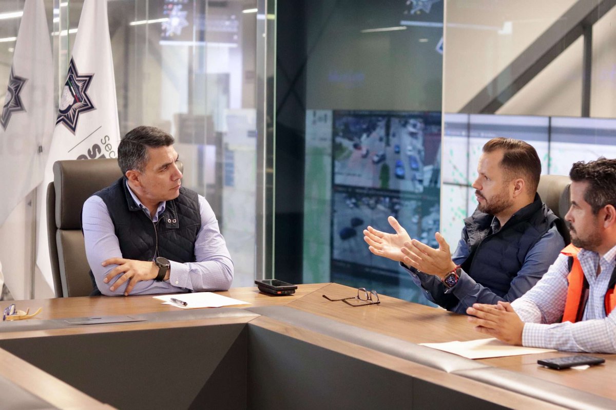 Desde_LaSilla's tweet image. 🚦 @PueblaAyto consolida su red semafórica inteligente: el Centro de Monitoreo fue trasladado al DGERI para mejorar seguridad, movilidad y atención a emergencias. 

🔗 desdelasilla.com.mx/consolida-gobi…

#PueblaCapital #PepeChedraui #MovilidadSegura #SemáforosInteligentes #DGERI…