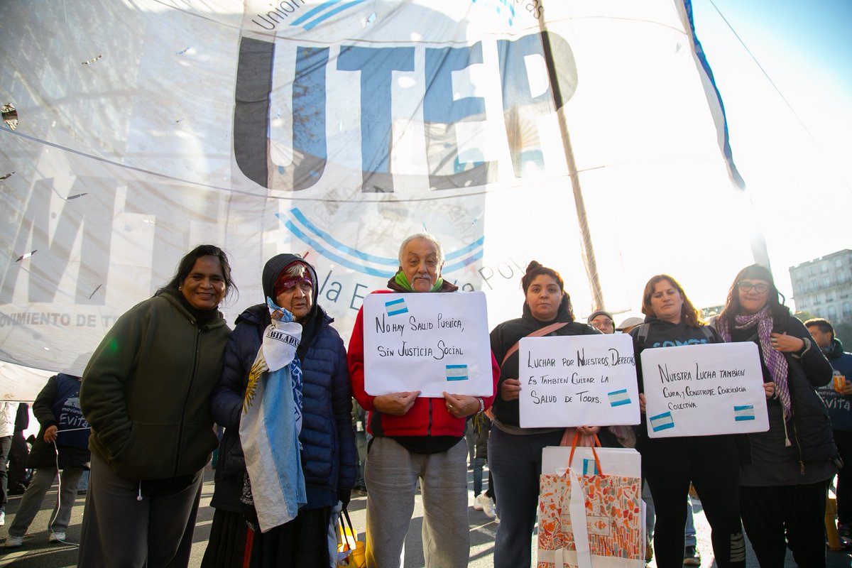 💥 Hoy las calles hablaron por la salud pública

🥁 Marchamos en todo el país para defender el derecho a la salud frente a un gobierno que ajusta donde más duele.

💪🏽 La salud se defiende en las guardias, en los barrios y también en la calle.