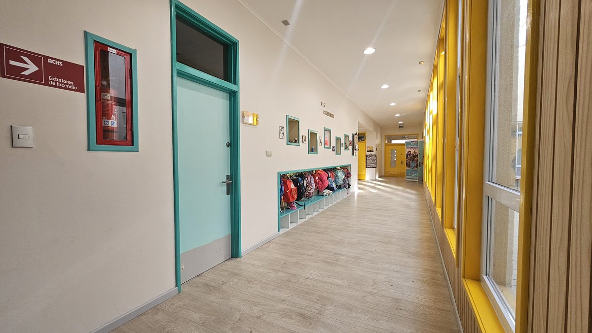 🏫 El ministro Nicolás Cataldo inauguró las obras de las escuela Pichares y José Abelardo Núñez, además del Jardín Infantil Bosque Mágico en Pucón y Villarrica. Estos proyectos son parte de los 98 completadas en La Araucanía desde 2022, con más de $21,5 mil millones invertidos.