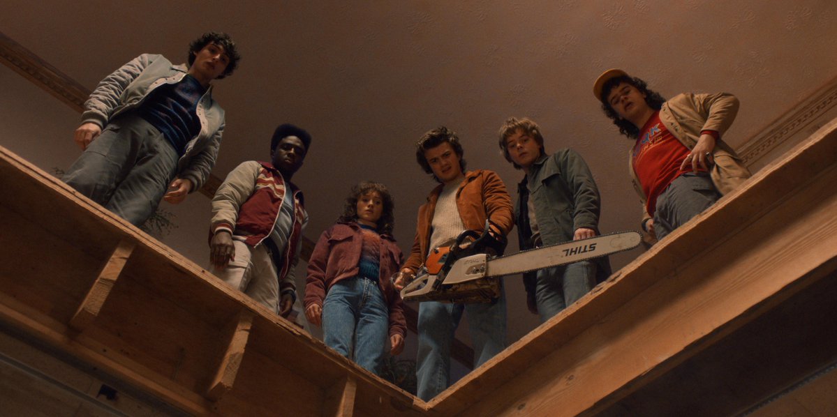 Stranger_Things's tweet image. ok Steve! I see you upgrading from a nail-bat to a chainsaw!