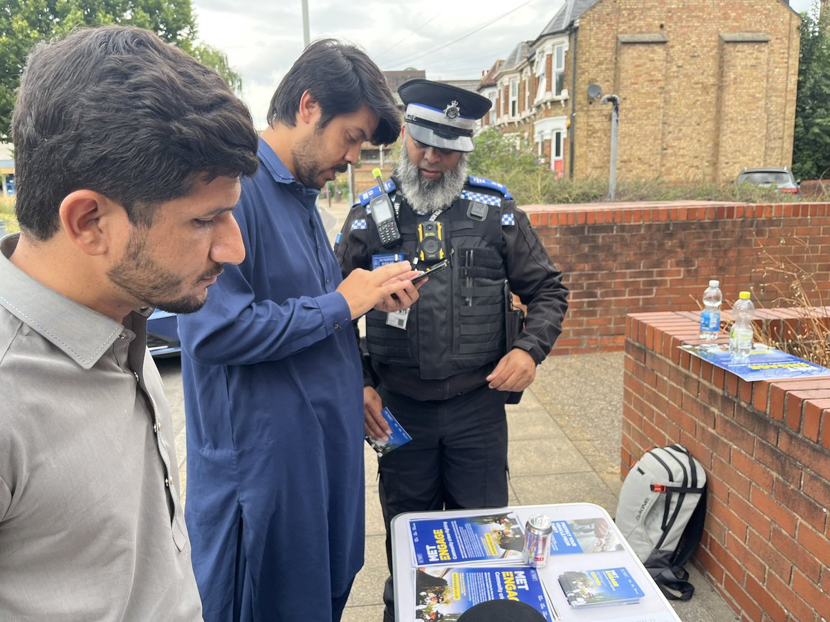 MPSClementswood's tweet image. A successful crime prevention stall today on Mildmay Road promoting Met Engage & discussing ASB.
@MPSClementswood
@MPSLoxford
@MPSRedbridge
@MPSIlfordTown