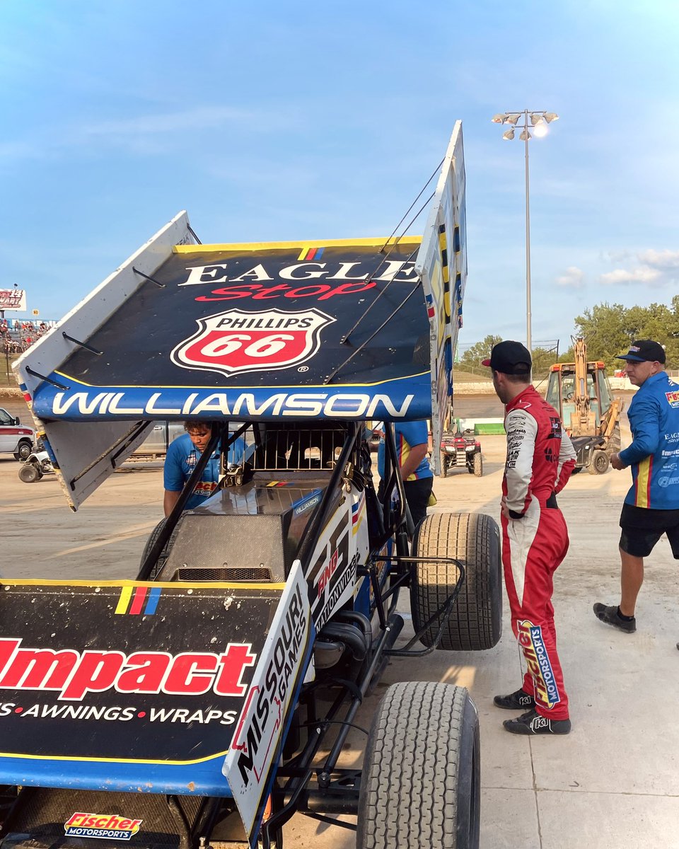 GWRacing_'s tweet image. .@GaretWilliamson ๐ช๐๐ก๐ฆ B-Main 1โผ๏ธ
He transfers to the $100,000/win, $4,000/start #JokersJackpot feature event! ๐
@HighLimitRacing | @FloRacing | @FS1