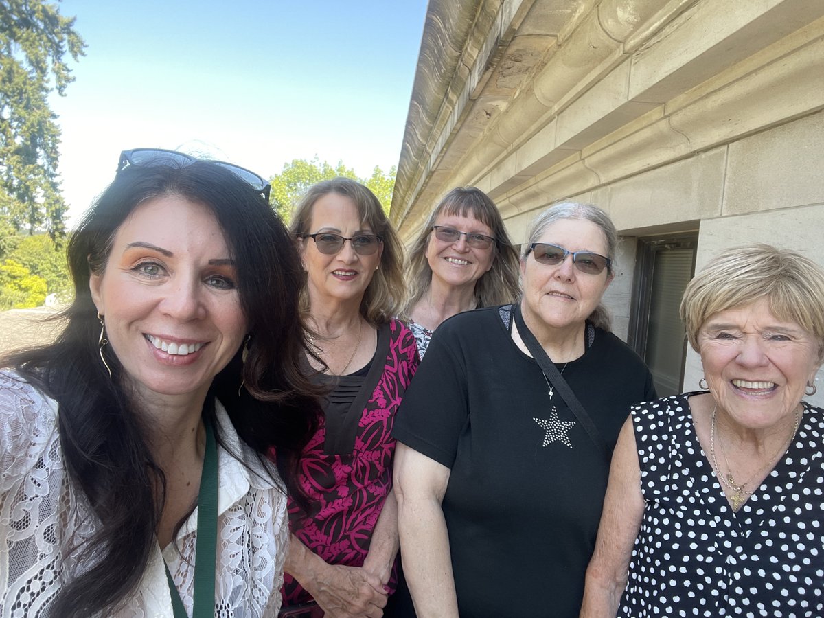 Had a great time hosting these awesome ladies from the Kitsap County Republican Party yesterday! 🏛️🇺🇸
They won a tour of the Capitol — so I gave them the inside scoop, a few fun stories, and maybe one secret hallway. 😉
Always love seeing engaged, thoughtful women involved!