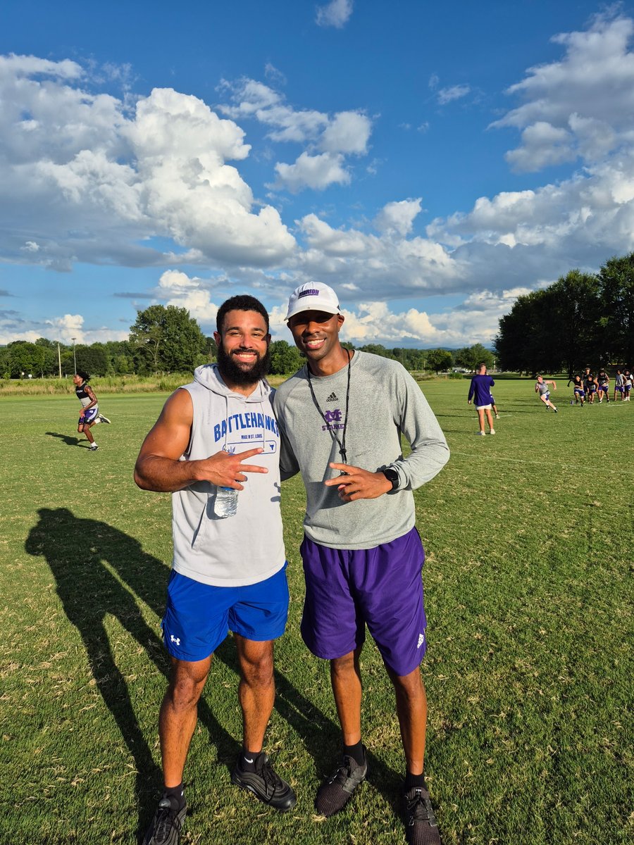 Marion County Football (@mcwarriors1) on Twitter photo Big Thank You to former Marion legend and the #1 RB in the UFL for coming by and speaking to our team. One of many Marion greats to have gone on to play Pro ball.
#TheProgram <a href="/Starkey2K12/">Tim Starkey</a>
<a href="/Saylors1k/">Jacob Malik Saylors</a> <a href="/GarrettSowder1/">Garrett Sowder</a> <a href="/RbFlowers/">Robert Flowers</a> <a href="/kevin_whitson/">Kevin Whitson</a> <a href="/lrichards2761/">Larry N. Richards Jr</a> <a href="/BrentLayne4/">Brent Layne</a> Big Thank You to former Marion legend and the #1 RB in the UFL for coming by and speaking to our team. One of many Marion greats to have gone on to play Pro ball.
#TheProgram <a href="/Starkey2K12/">Tim Starkey</a>
<a href="/Saylors1k/">Jacob Malik Saylors</a> <a href="/GarrettSowder1/">Garrett Sowder</a> <a href="/RbFlowers/">Robert Flowers</a> <a href="/kevin_whitson/">Kevin Whitson</a> <a href="/lrichards2761/">Larry N. Richards Jr</a> <a href="/BrentLayne4/">Brent Layne</a>
