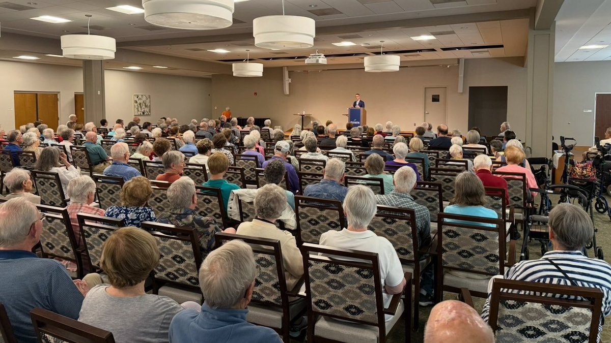 JamesWalkinshaw's tweet image. Had a great time with the Woodleigh Chase Dems & Greenspring Dems—two vibrant communities of seniors who care deeply about our future.
Each visit drew 150+ engaged residents. We discussed Trump’s dangerous agenda & real solutions to our nation’s challenges.