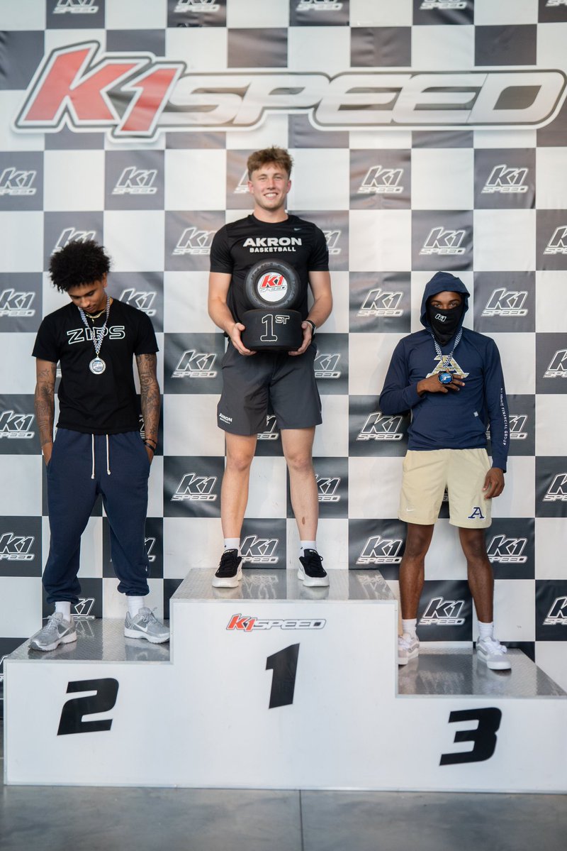 ZipsMBB's tweet image. Another year, another trip to victory lane for @ZachHalligan in our Go-Kart #WackyWednesday 🧹🏎️💨 

#GoZips🦘 | @k1speed