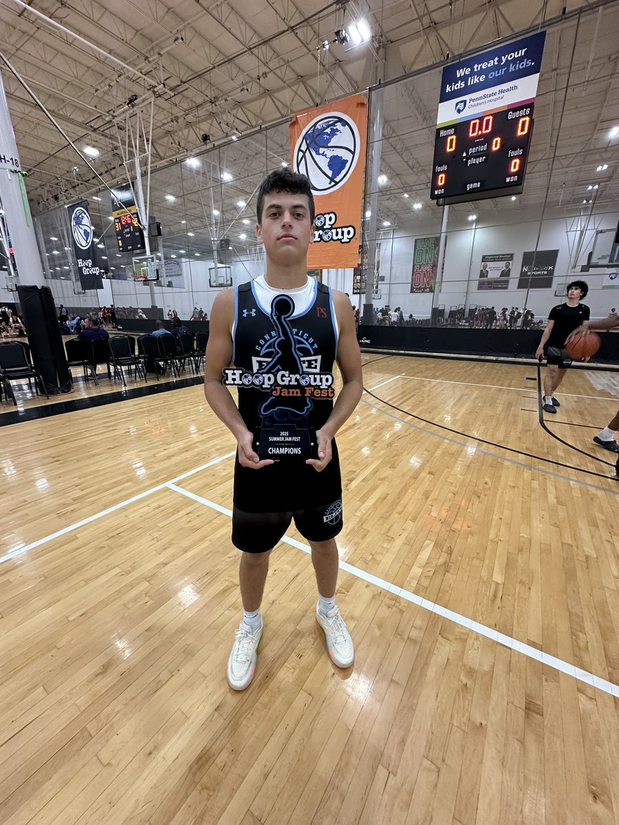 CT_Elite_BBall's tweet image. Great team in over NC Spartans HGSL 63-60 to start off the Summer Finale. @HGSL_HoopGroup 

S. Clachko- 34pts @SClachko 📈
A. Kearney- 20pts @neajdaballer 📈
L. Piv- 7pts @1ucaspivovar 
F. Toure- 2pts &amp;amp; 3 blks @FadelMamanToure 

10:10  (Friday) vs Brad Wanamaker Elite- Court 18