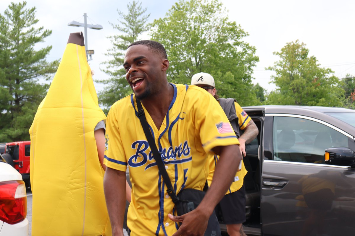 prime_mw's tweet image. The Bananas are HERE 🍌🔥
Smiles, selfies &amp;amp; nonstop fun at Prime Sports — and we’re just getting started!
Get down here and GO BANANAS 💛🖤
#BananaBall #SavannahBananas #PartyAnimals #PrimeSportsMidwest