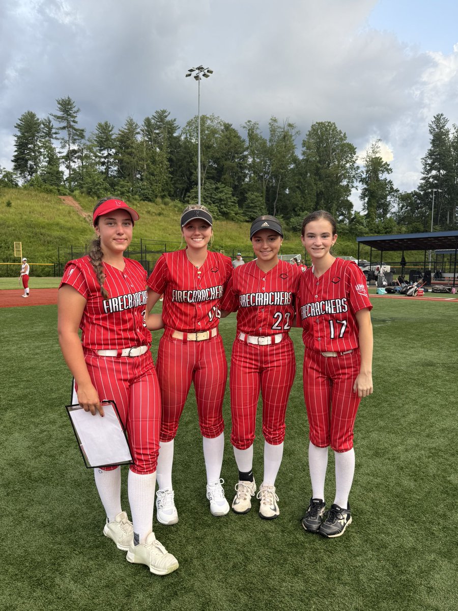 B🧨G Shoutout to Kase Stewart (2028), Alexa Hooks (2027), Addison Neuens (2027), and Morgan Thomas (2028) for attending the Elite 80 Prospect Camp!
Thank you to Bryan Pack for hosting the camp and all the college coaches in attendance today! <a href="/PACKUPSTATE/">bryan pack</a> <a href="/Firecrackersinc/">Firecracker Softball</a>