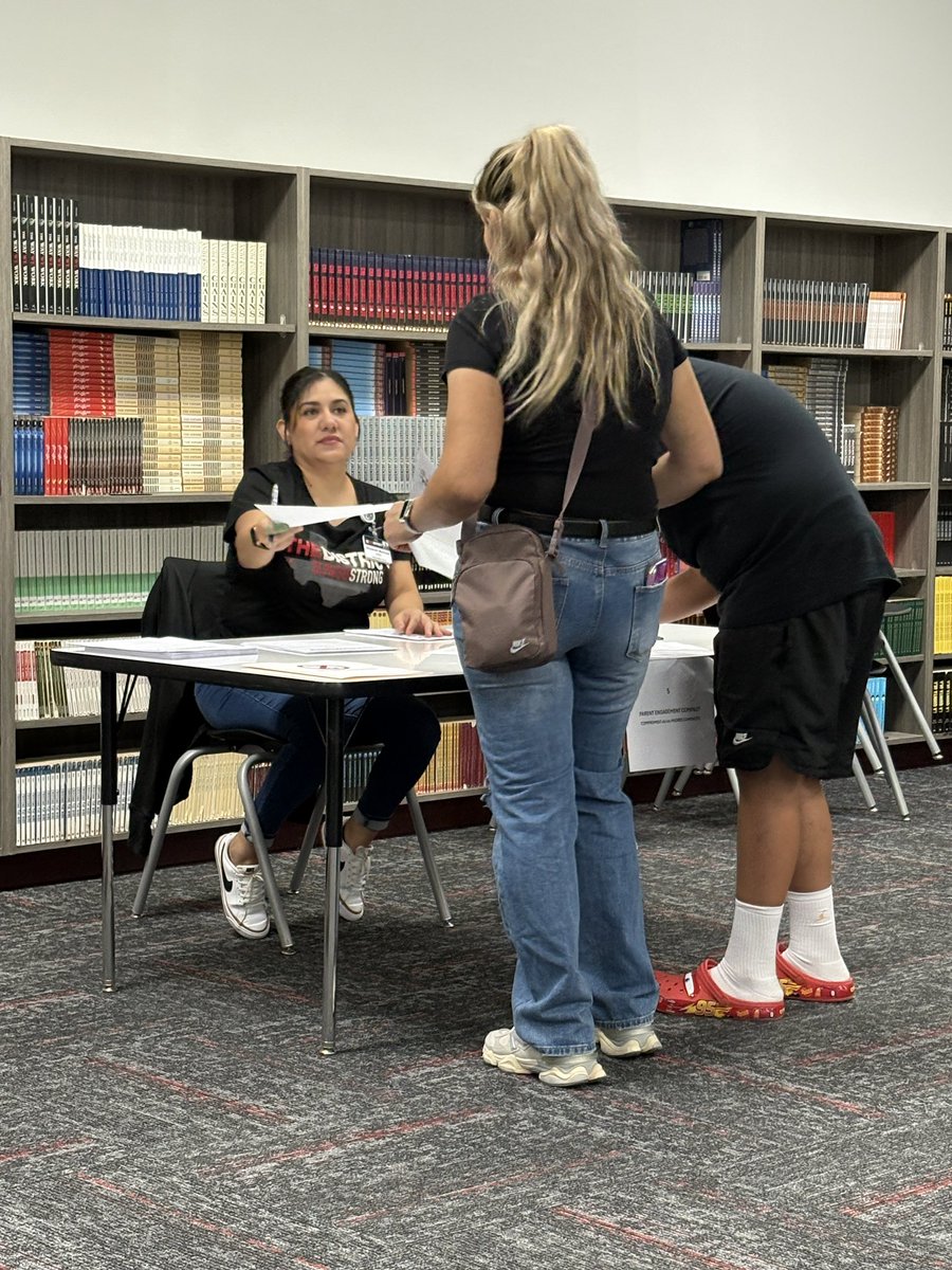 Melanie Lara tweet media