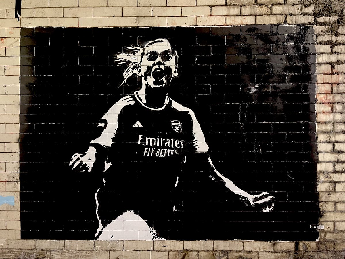 Alessia Russo is in The Tunnel #Arsenal #StreetArt ❤️🤍