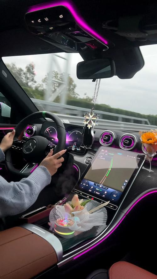 友達と一緒に出発して景色を楽しみに行きます。