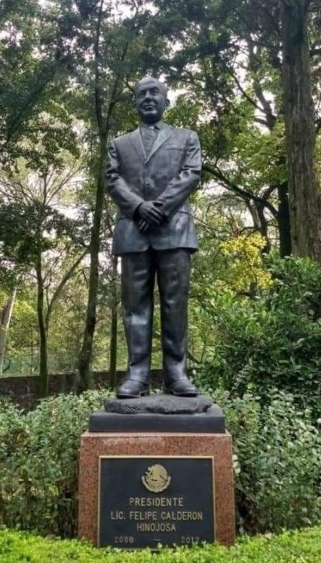 La Catrina Norteña (@catrina_nortena) on Twitter photo 🚨 RT MASIVO 🚨
Si suscribes que deberían de quitar la estatua de <a href="/FelipeCalderon/">Felipe Calderón 🇲🇽🇺🇦</a> por entregar el país al Cártel de Sinaloa a través de su brazo derecho García Luna... 🚨 RT MASIVO 🚨
Si suscribes que deberían de quitar la estatua de <a href="/FelipeCalderon/">Felipe Calderón 🇲🇽🇺🇦</a> por entregar el país al Cártel de Sinaloa a través de su brazo derecho García Luna...