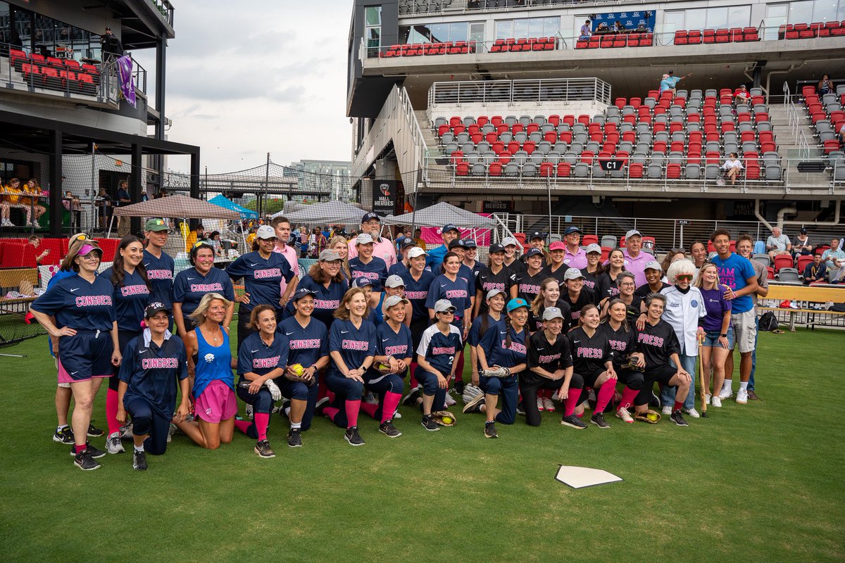 RepScholten's tweet image. Playing for a great cause was good enough, but a Team Congress WIN topped the night off! Another fun-filled @CWSoftballGame for @YoungSurvival in the books! 🥎