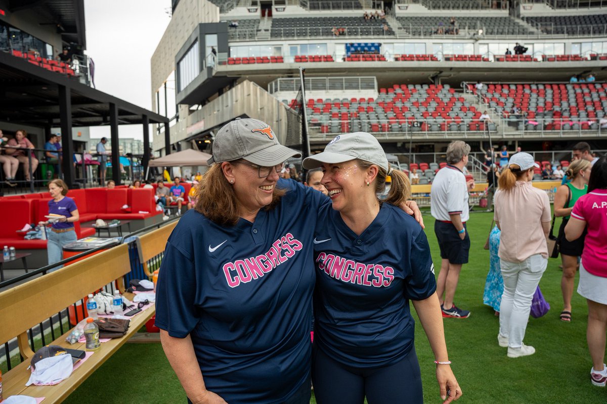 RepScholten's tweet image. Playing for a great cause was good enough, but a Team Congress WIN topped the night off! Another fun-filled @CWSoftballGame for @YoungSurvival in the books! 🥎