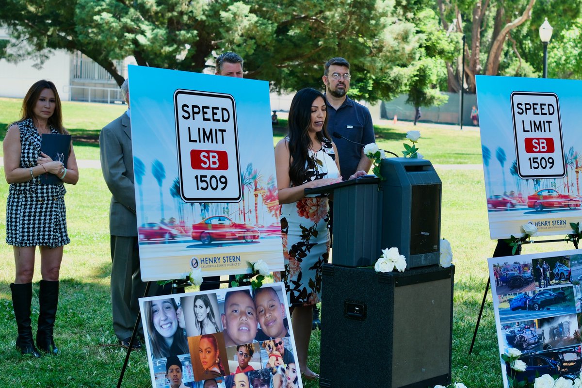 StreetsR4Every1's tweet image. In 2024, SAFE tracked 99 bills & helped pass:
☑️Speed-camera pilots (SB 1297)
☑️Speed tech in new cars (SB 961)
☑️Harsher penalties for extreme speeding (SB 1509)
Celebrate with us: bit.ly/44DliLA
#10YearsOfSAFE #AdvocacyMatters