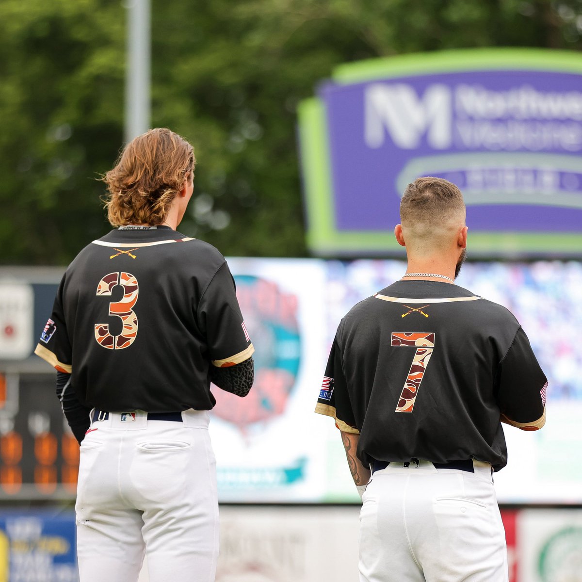 You can now bid on tonight’s game worn jerseys &gt; ozzie.link/military-2025

Proceeds go to Salute Inc.