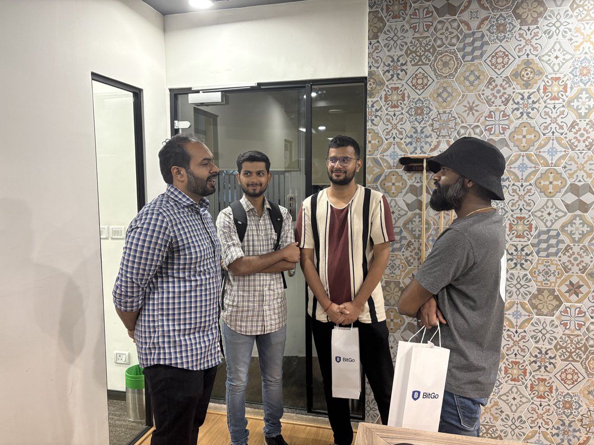 BitGo's tweet image. No slides. No fluff. Just real talk on building in crypto.
Be with BitGo: Product Unscripted
📍 Bangalore | 🗓️ July edition
We hosted a full house of PMs and builders for a candid chat on:
🔹 Shipping products in Web3
🔹 Career paths in crypto
🔹 What it’s like building at…