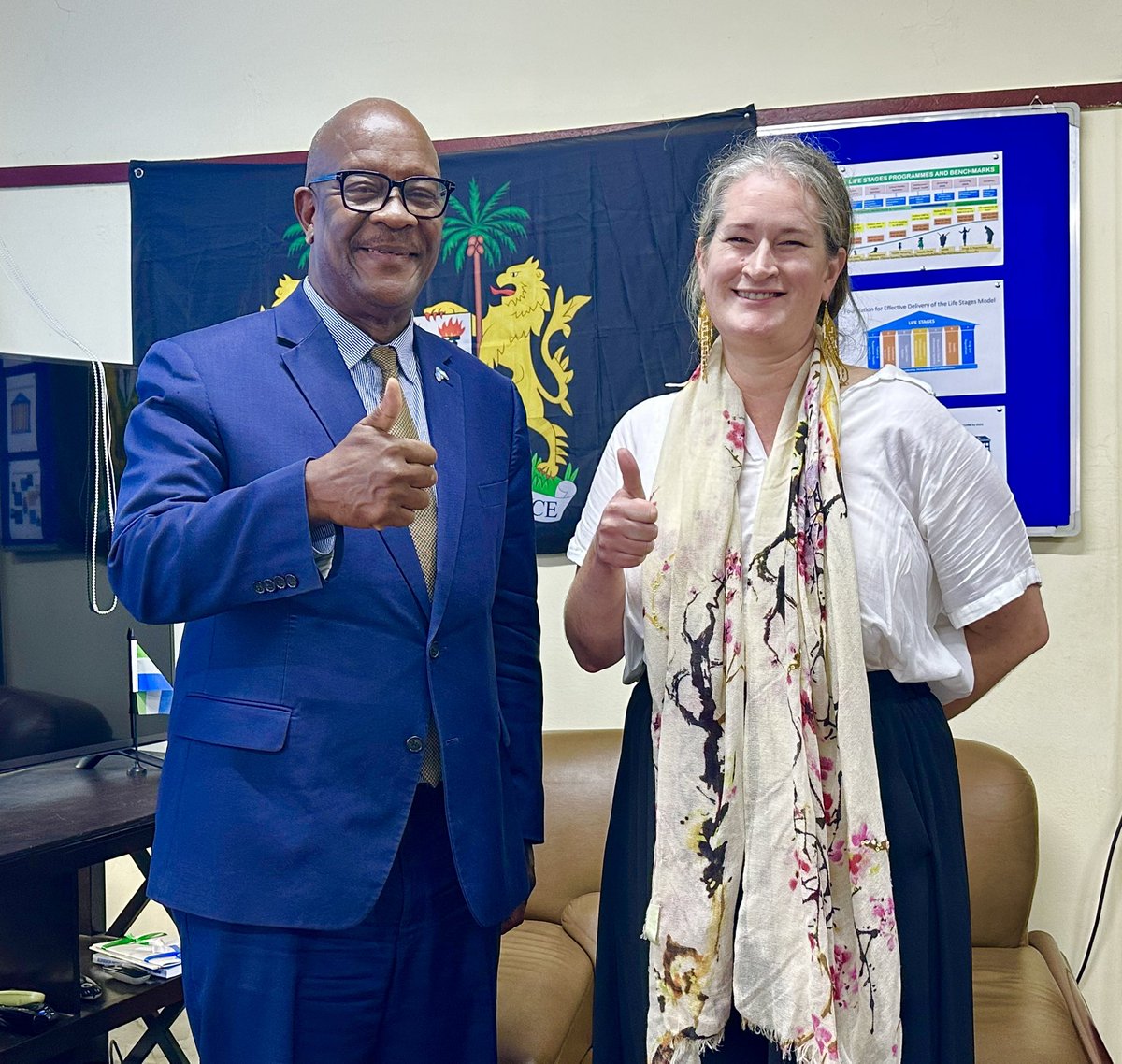 mohs_sl's tweet image. A really productive meeting yesterday afternoon with @lastmilehealth as @DembyAustin smartly articulated his vision of providing quality healthcare for the people of #SierraLeone. Both parties expressed strong desire to fully collaborate and improve health outcome for all.