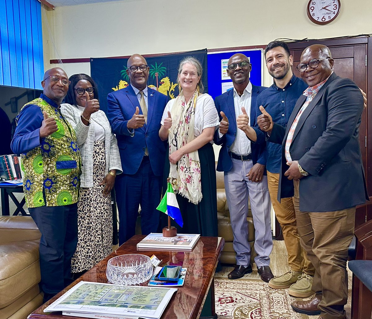 mohs_sl's tweet image. A really productive meeting yesterday afternoon with @lastmilehealth as @DembyAustin smartly articulated his vision of providing quality healthcare for the people of #SierraLeone. Both parties expressed strong desire to fully collaborate and improve health outcome for all.