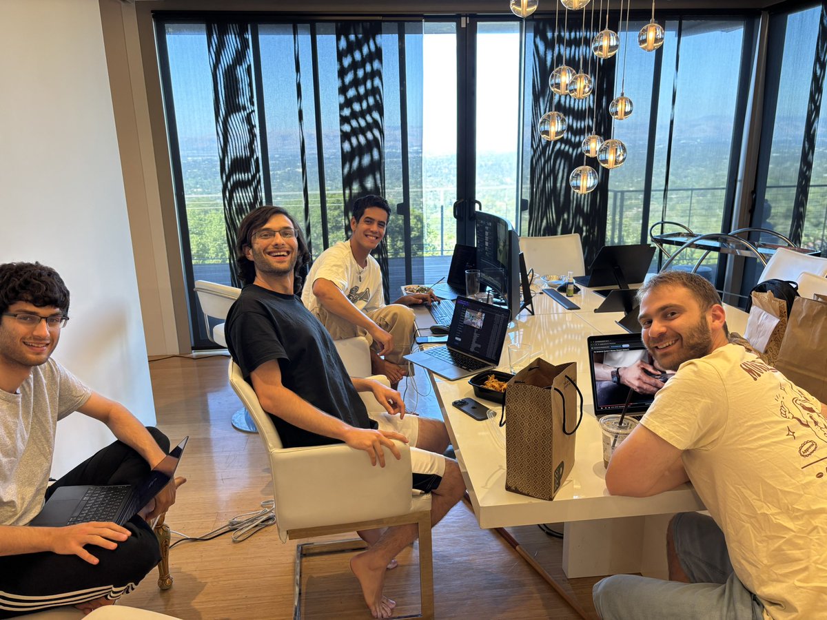 Very exciting launch for <a href="/DecartAI/">Decart</a> . Feeling the excitement at the SV headquarters