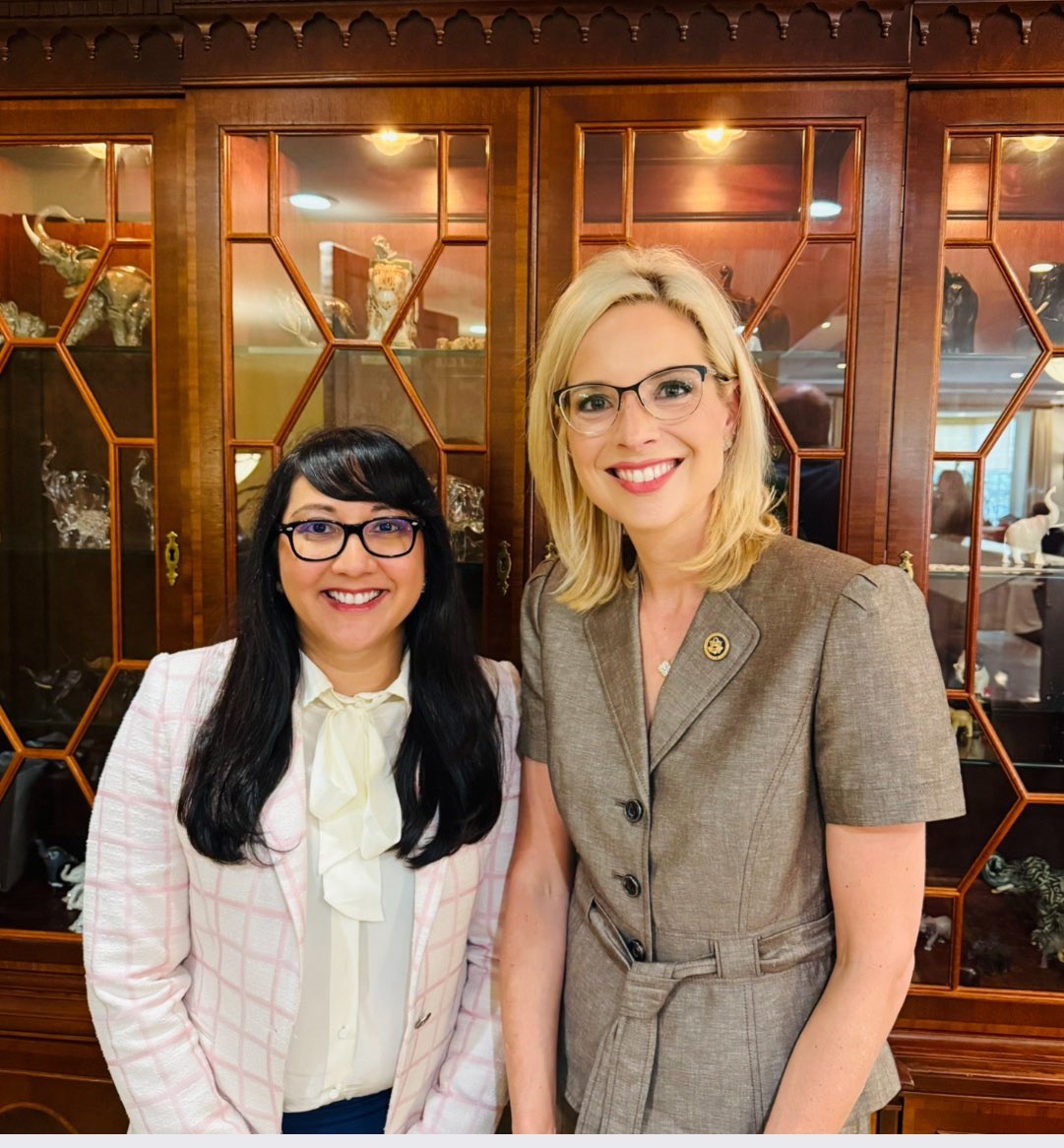 amykpatel's tweet image. Sincerest gratitude to U.S. Representative @hinsonashley for spending time out of her day yesterday to meet and discuss ways to improve #BreastCancer education and access in #Iowa and beyond! Thank you for your commitment to our patients! The American College of Radiology looks…