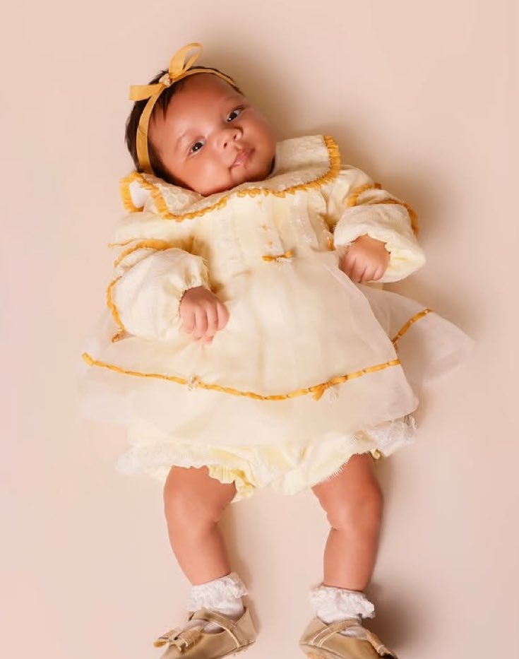 ludmonet's tweet image. ludmilla você colocou uma cópia sua no mundo