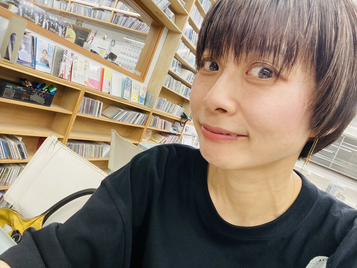 今日の22:00〜生放送！
MIDFM RADIO"rock up!!"

今月のトークテーマは
ラジオ、なにしながらきいてる？
あなたの上半期、どうだった？
#rockup761
までポストお待ちしてます！
今日はMIDFM YouTubeチャンネルから生配信も！

上半期心に残ったことぜひ！