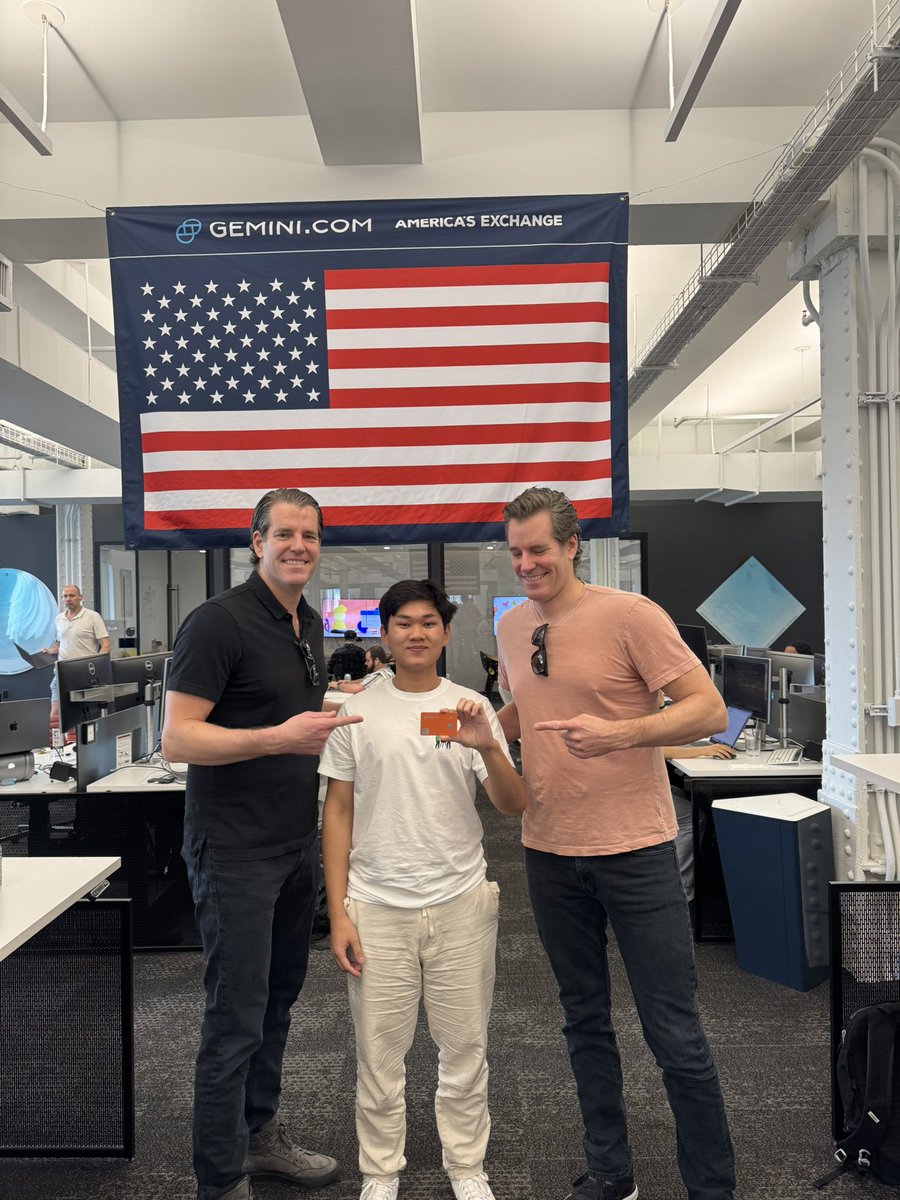 GianSyki's tweet image. X,
IT’S BEEN TOO LONG!
Got a great flick featuring @cameron and @tyler. That thing I’m holding? Gemini’s BITCOIN ORANGE credit card that you all should get!
Who said spending can’t be done in style?!
#gemini #crypto #bitcoin #blockchain #creditcard