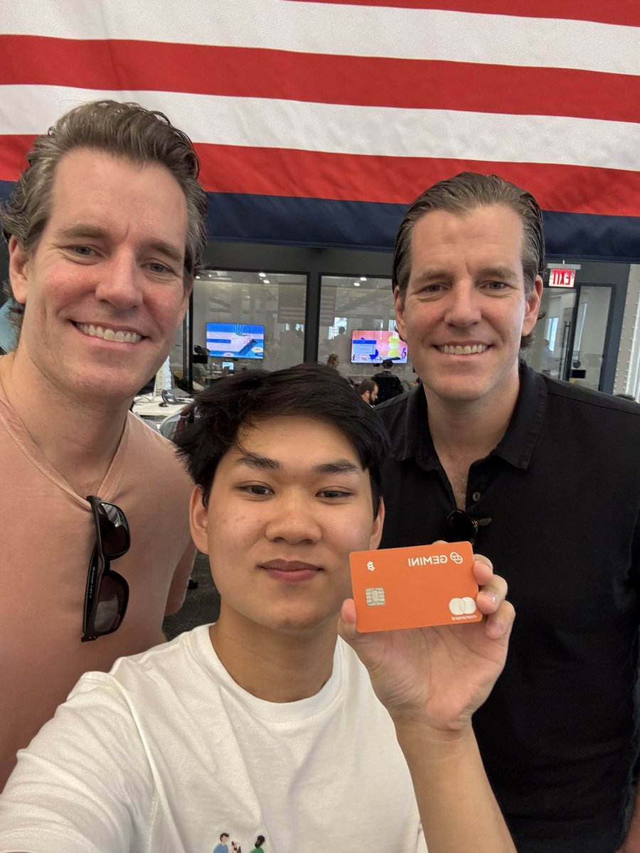 GianSyki's tweet image. X,
IT’S BEEN TOO LONG!
Got a great flick featuring @cameron and @tyler. That thing I’m holding? Gemini’s BITCOIN ORANGE credit card that you all should get!
Who said spending can’t be done in style?!
#gemini #crypto #bitcoin #blockchain #creditcard