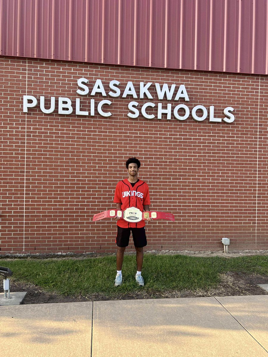 PrepNation_TV's tweet image. #OKPrepStory: Darius Henderson of the
Sasakwa Vikings receives his 2025 Spring
Baseball All State Award. Congratulations!
#PNTV #PNTVElite #OKPreps
