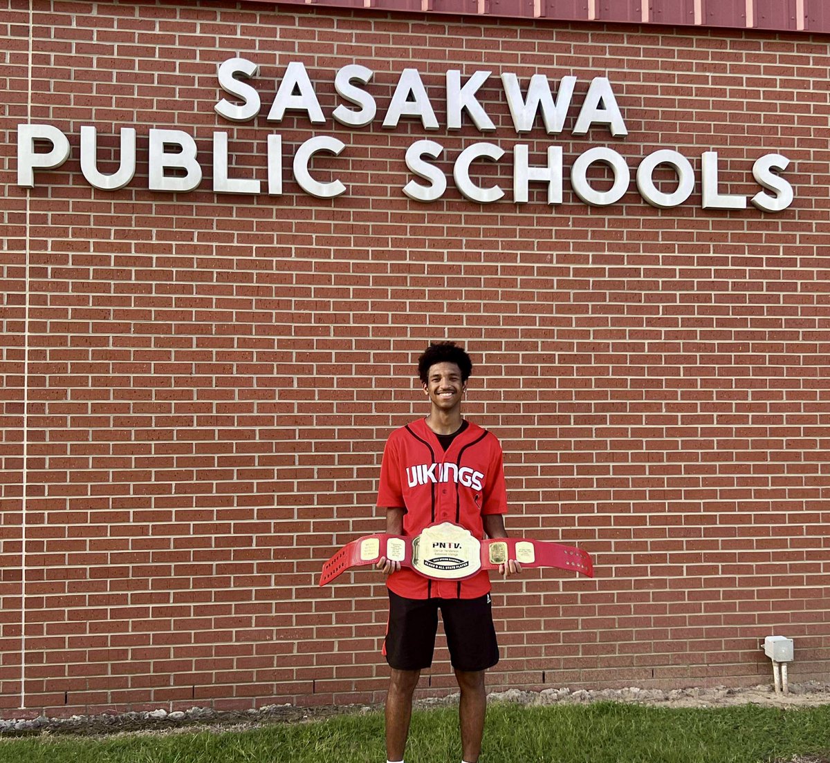 PrepNation_TV's tweet image. #OKPrepStory: Darius Henderson of the
Sasakwa Vikings receives his 2025 Spring
Baseball All State Award. Congratulations!
#PNTV #PNTVElite #OKPreps