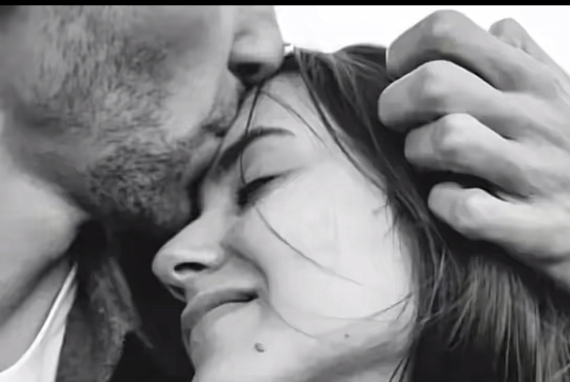 Olgamak1631's tweet image. Нет ничего лучше в жизни, когд мужчина тебе говорит, что ты нужна ему, 
пишет тебе «с добрым утром», желает, сладких снов, уделяет тебе внимание, время ласку, заботу и делает все, чтобы ты улыбалась.
Даже на расстоянии он, РЯДОМ !