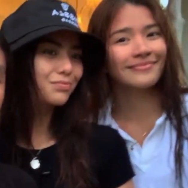 mikhstar_'s tweet image. THAILAND                       🤝🏻                SIARGAO