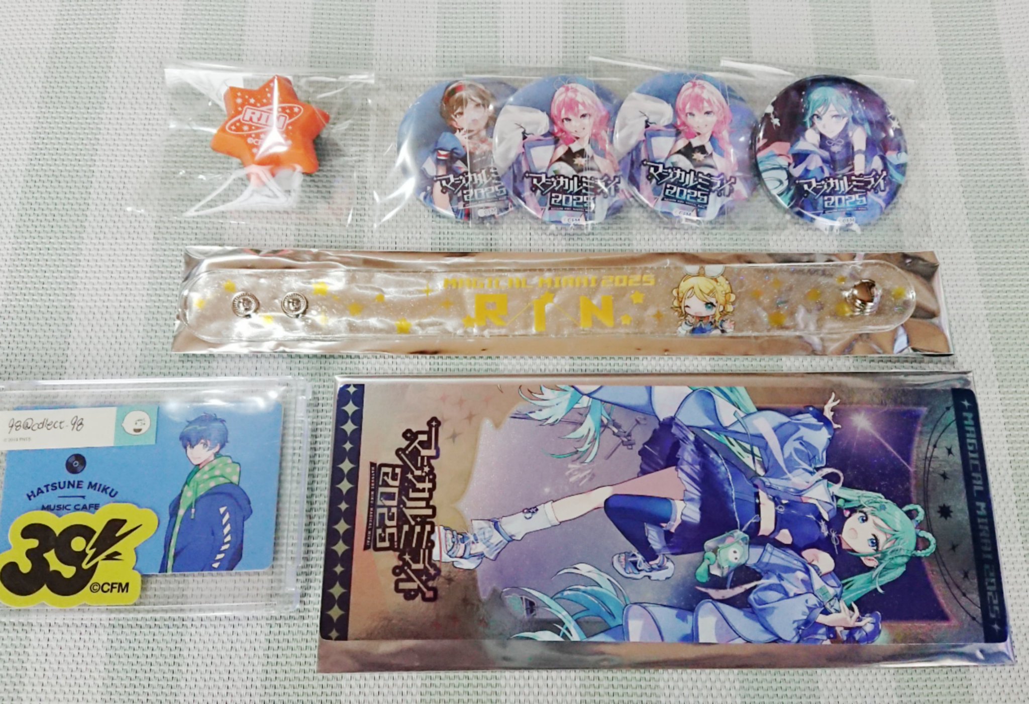 マジカルミライ 2025 KAITO 缶バッジ リングライト まとめ 98 on X: