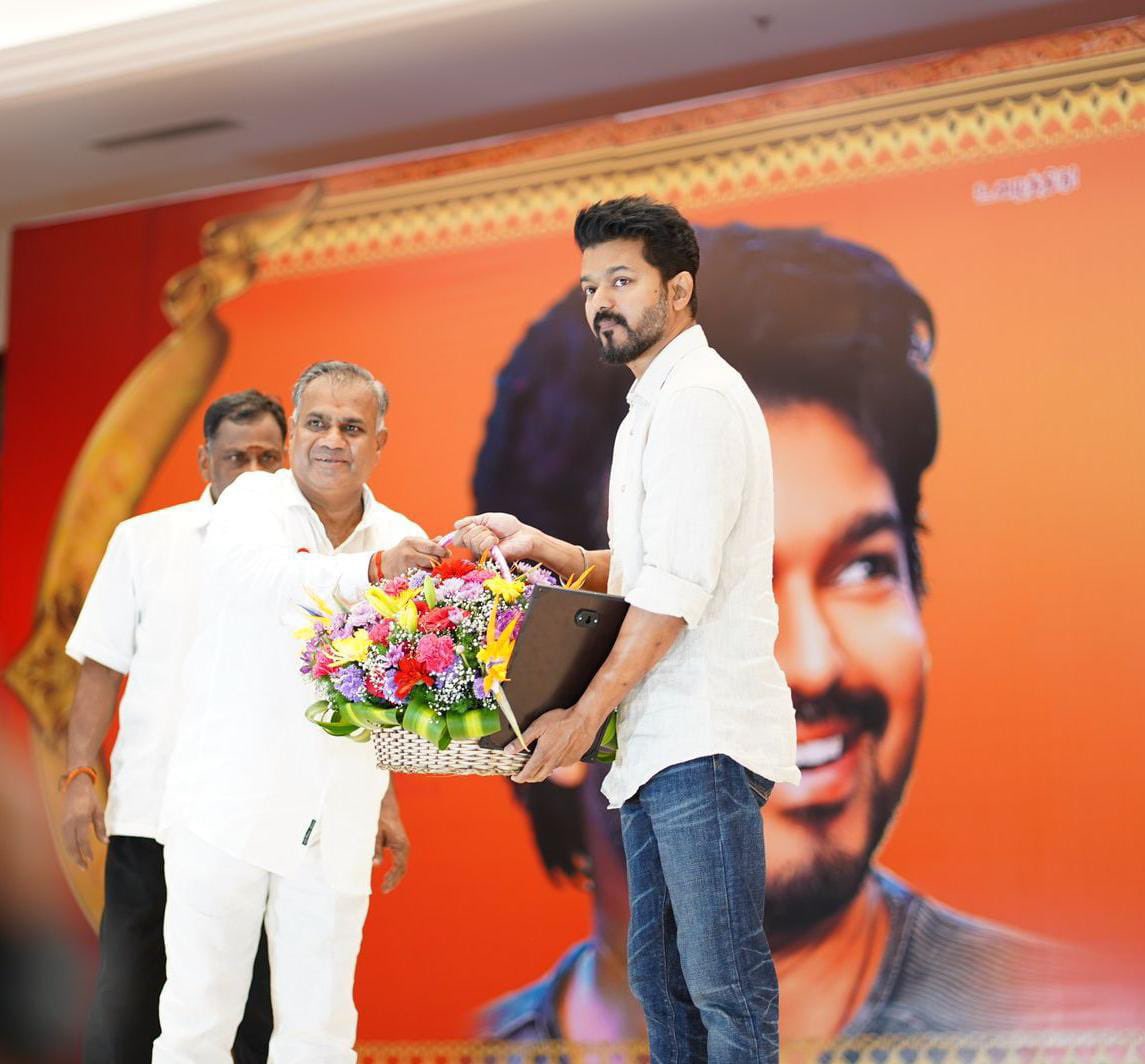 இன்று பிறந்தநாள் காணும் தமிழக வெற்றிக் கழகத்தின் பொதுச்செயலாளர் <a href="/BussyAnand/">N Anand</a> அவர்களுக்கு இதயப்பூர்வமான பிறந்தநாள் வாழ்த்துக்கள் ❤️