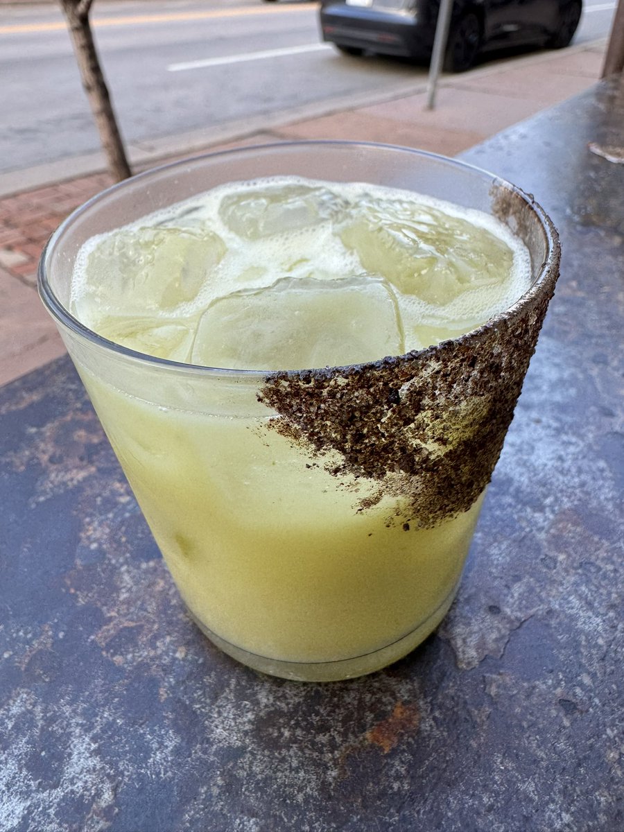 KDeAngelis16's tweet image. I love art
That’s why I went to a 1 Michelin Starred Restaurant in Denver last night while visiting - “Alma Fonda Fina”
- Camote Asado
- Callo De Hacha Al Horno
- Enmoladas De Pollo
- Fresh Avocado Margarita