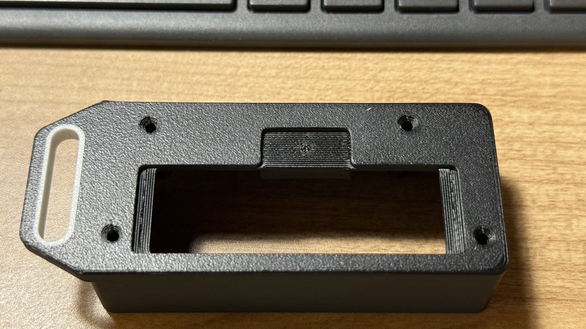 kei_plab0411's tweet image. こういうはめ合いパーツを作るなら
パーツを最初から組み込んで、そのパーツをサポートがわりに造形する方が、変にサポートつけてやるよりめっちゃ綺麗に作れるっていう知見を得た