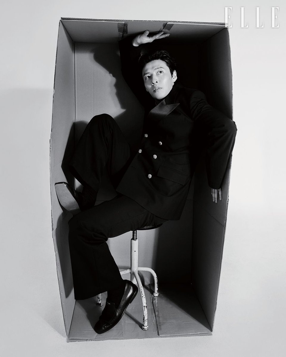 ELLE_KOREA's tweet image. #ELLEstar #84제곱미터 #강하늘 #염혜란 #서현우
넷플릭스 새 영화 &lt;84제곱미터&gt;의 주역 강하늘, 염혜란, 서현우가 내 아파트 이웃이라면?
🔗 bit.ly/40pLGpG