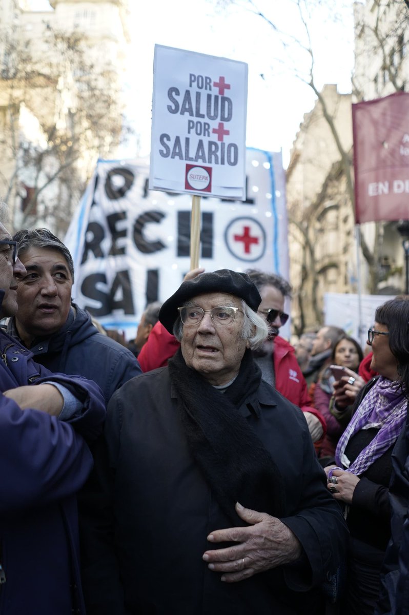 SERPAJ Argentina (@serpajargentina) on Twitter photo 📢 SERPAJ y Adolfo Pérez Esquivel en la Marcha en Defensa del Hospital Garrahan un símbolo de la salud pública y los derechos de lxs niñxs en Argentina
<a href="/PrensaPEsquivel/">Adolfo Pérez Esquivel</a>
#DefendamosElGarrahan #SaludPúblicaEsDerecho
#ElGarrahanNoSeToca
Ph: Matías Jovet 📢 SERPAJ y Adolfo Pérez Esquivel en la Marcha en Defensa del Hospital Garrahan un símbolo de la salud pública y los derechos de lxs niñxs en Argentina
<a href="/PrensaPEsquivel/">Adolfo Pérez Esquivel</a>
#DefendamosElGarrahan #SaludPúblicaEsDerecho
#ElGarrahanNoSeToca
Ph: Matías Jovet