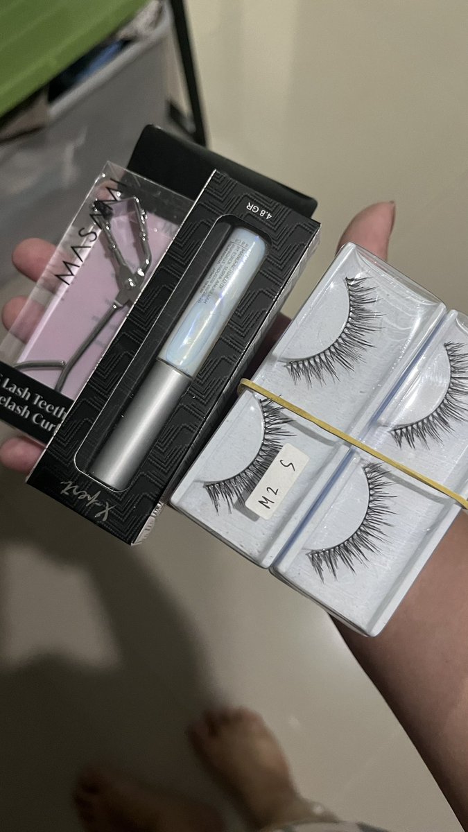 cishuashua's tweet photo. 4. Makeover primer maybeline matte ink 150k (free face contour focallure)
5. Bulu mata lusinan lem bulu mata expert penjepit bulu mata masami 150k
6. Loreal foundi esqa corrector orange 135k
7. Eyeshadow somethinc 95k (free bulu mata 2pcs) https://t.co/AGEizlR80g