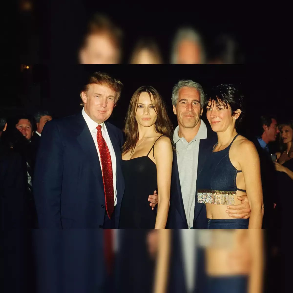 pipoccult's tweet photo. @badazn @charliekirk11 In other words, he’s saying:

I rather side with a lying 🤥 Government, who were literally friends of Epstein, than with The People of this Nation 🇺🇸

Leads by example so his NPC followers do the same https://t.co/hOaKMvzqt3