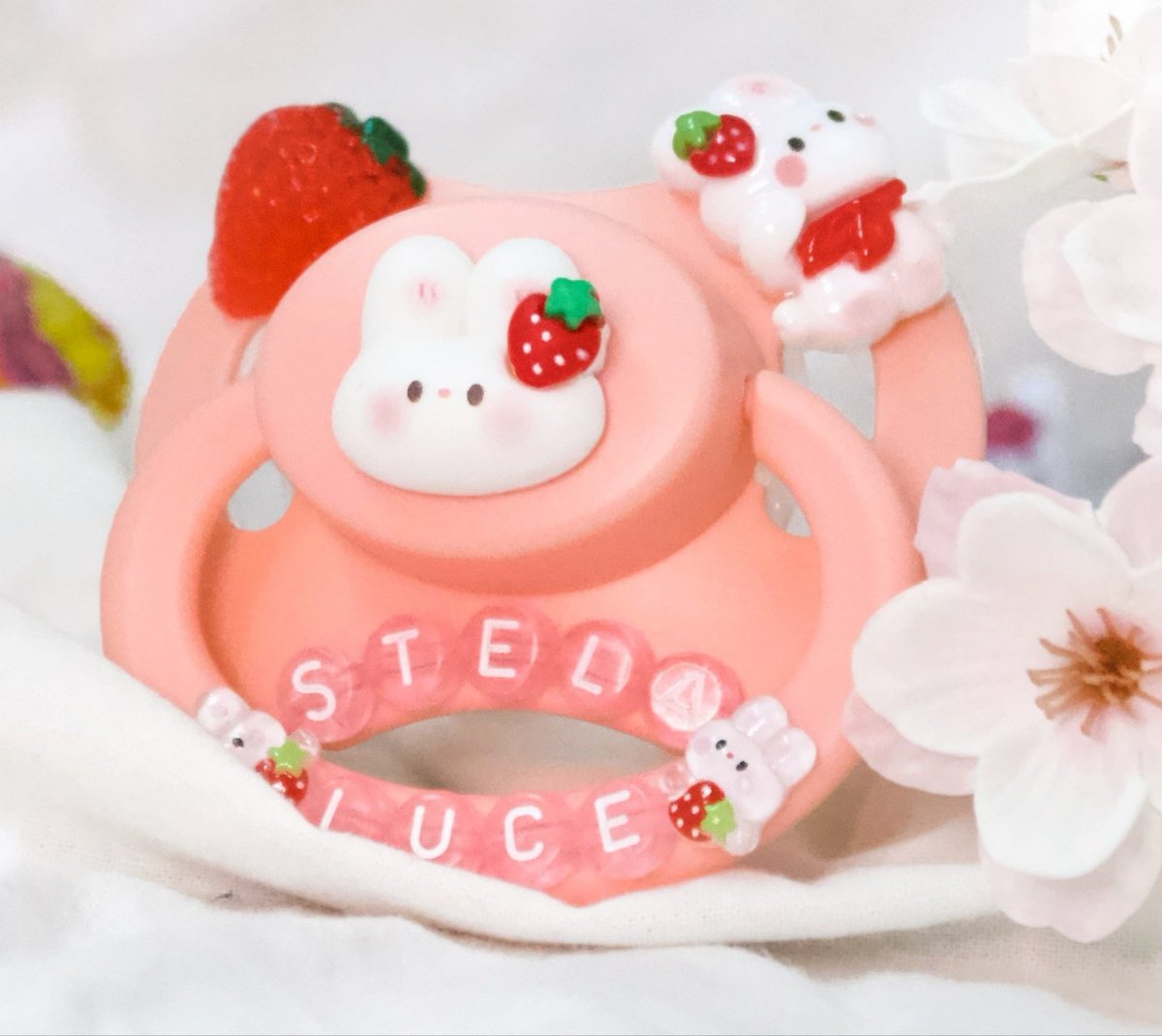 ☘️ 쪽쪽이 잠정중단 공지 ☘️

안녕하세요! 베베입니다 ✨️
8월부터 커스텀 제작이 어려울 예정이라 미리 공지드립니다 😭

이후 몇개월에 한번씩 잠깐은 주문을 열어둘 수도 있지만 비정기적이라서요 🥹

혹시 쪽쪽이 제작을 희망하시는 분은 가급적 7월안에 연락주시면 감사하겠습니다!

현재 전색상