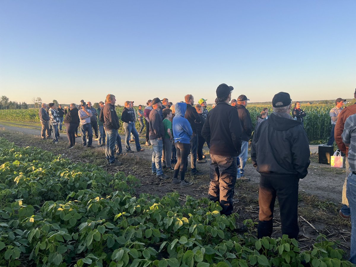 megnmoran's tweet image. Great turnout for the Northeastern Crop Tour tonight. Lovely weather tonight after a rainy morning. Love visiting the growers up here!