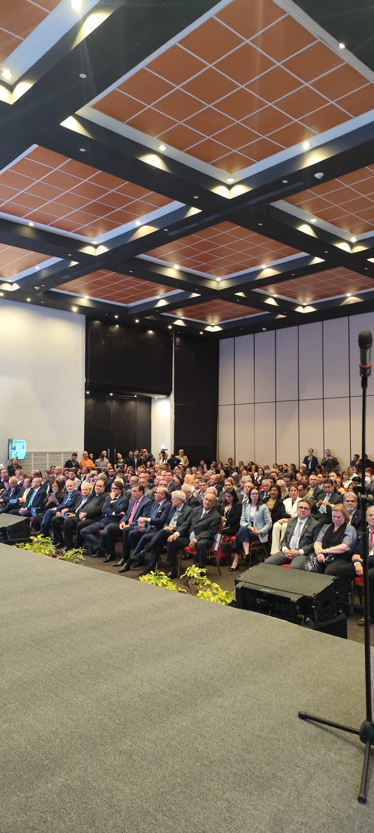 ginettegm's tweet image. #Ahora el sistema de remuneración actual del país no funciona, así lo dice @adancelism en su discurso de cierre de gestión en @fedecamaras