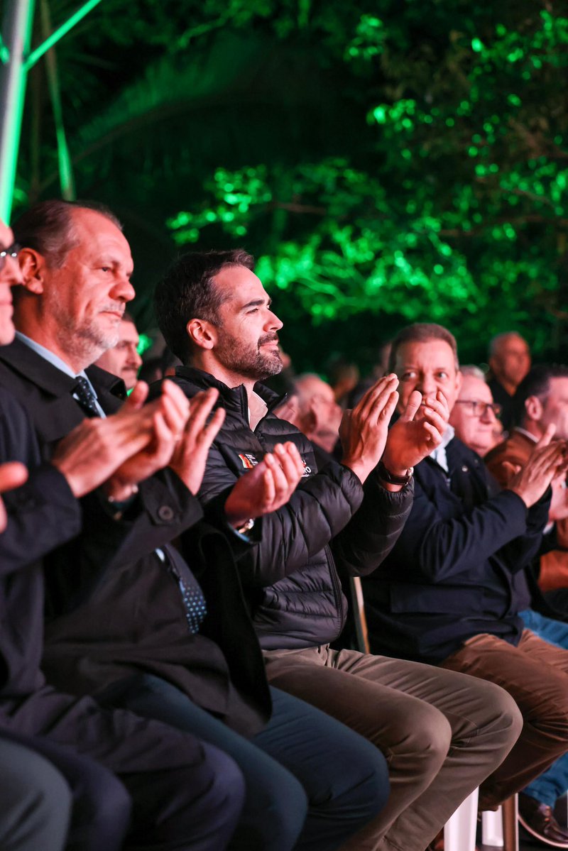 EduardoLeite_'s tweet image. Lançamos oficialmente mais uma edição da Expointer, essa feira que é um verdadeiro símbolo do Rio Grande do Sul. Mais do que um evento agropecuário, a Expointer é um reencontro com a nossa identidade, com aquilo que temos de mais forte: a ligação com a terra, o trabalho duro do…