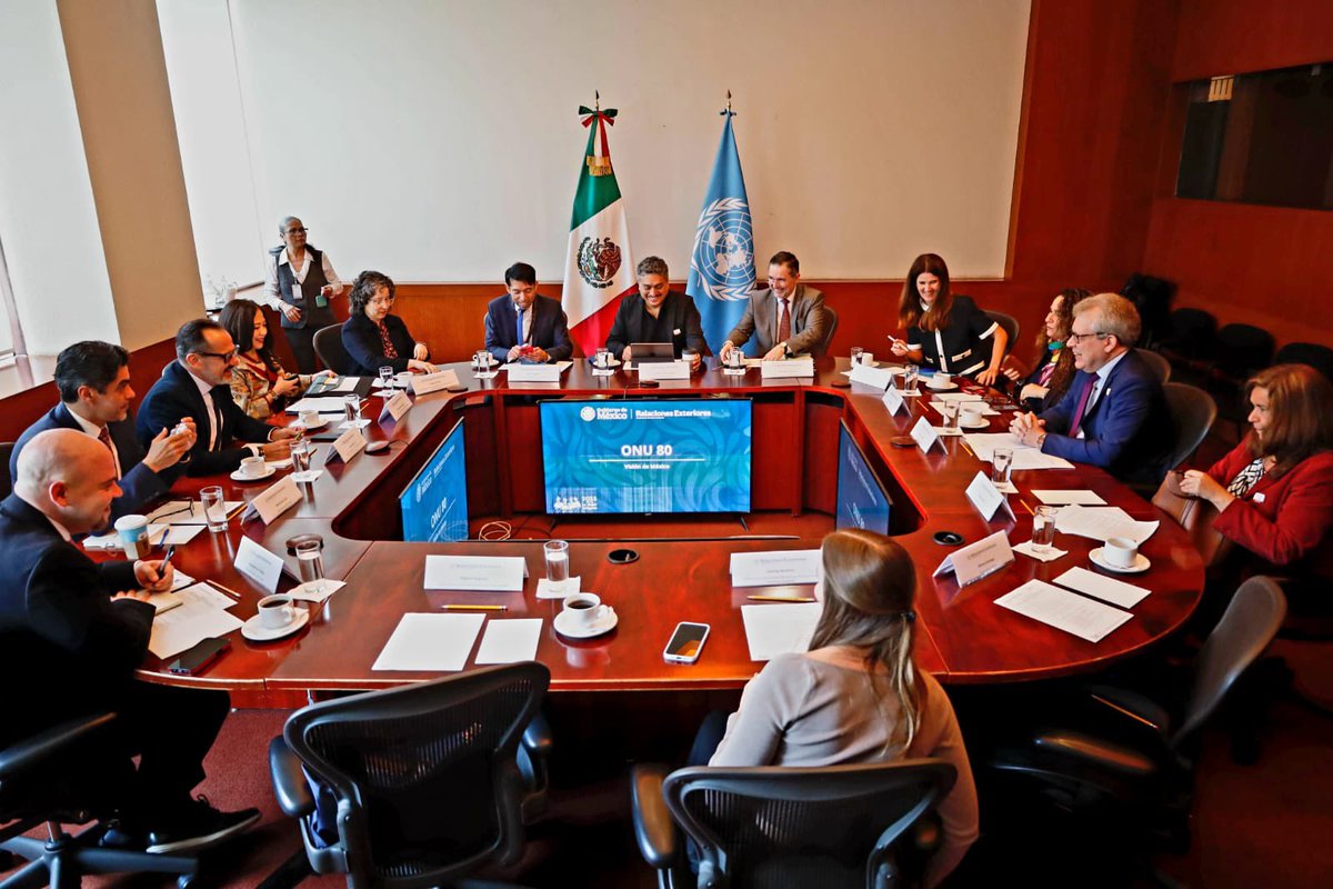 OCHOA_MX_UN's tweet image. Agradezco al Coordinador Residente @pgrohmann y representantes de agencias @ONUMX🇺🇳por el diálogo sobre iniciativa #ONU80.
Esta reflexión ofrecerá mayor claridad sobre las reformas necesarias para enfocar aún más la acción de la ONU en las prioridades de nuestras ciudadanías.