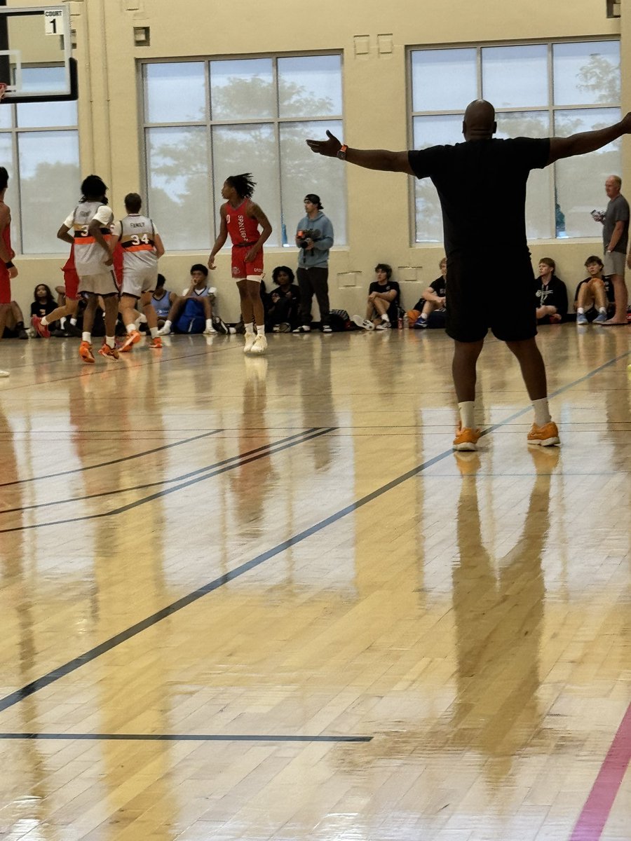 GottliebShow's tweet image. Enjoying watching my fellow Poke @vicwilli coach his fellas at @RL_Hoops - #GoPokes