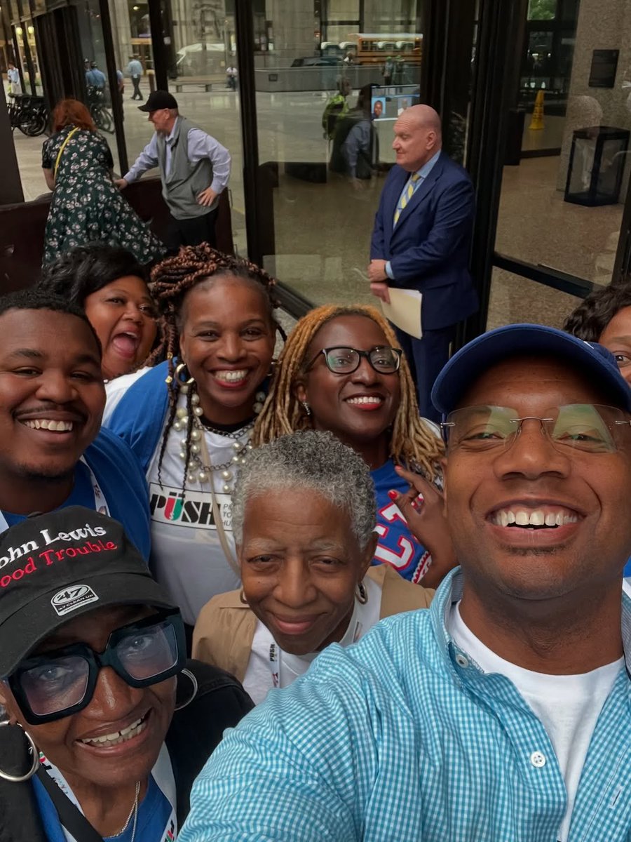 RPCoalition's tweet image. Rainbow PUSH getting in good trouble.
Rainbow PUSH Coalition is proud to stand in solidarity today at Daley Plaza for the John Lewis Day of Action.
As we honor the legacy of a civil rights giant who taught us to get in “good trouble,” we recommit ourselves to protecting voting…